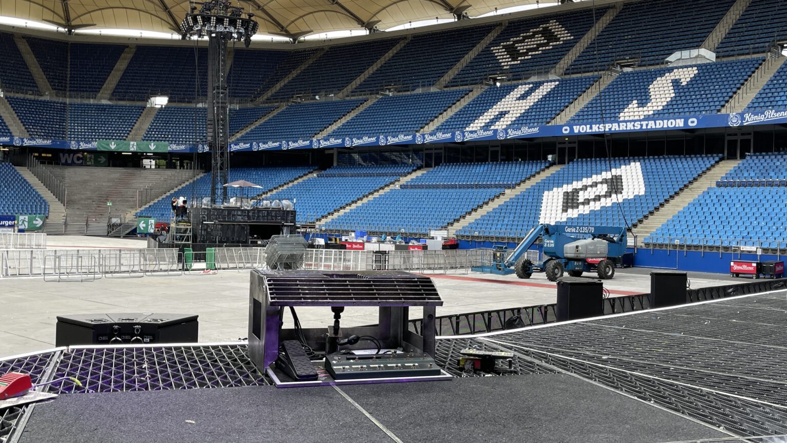 RAMMSTEIN Tour 2022/2023 Richard Kruspe’s guitar rig. Modern Guitar