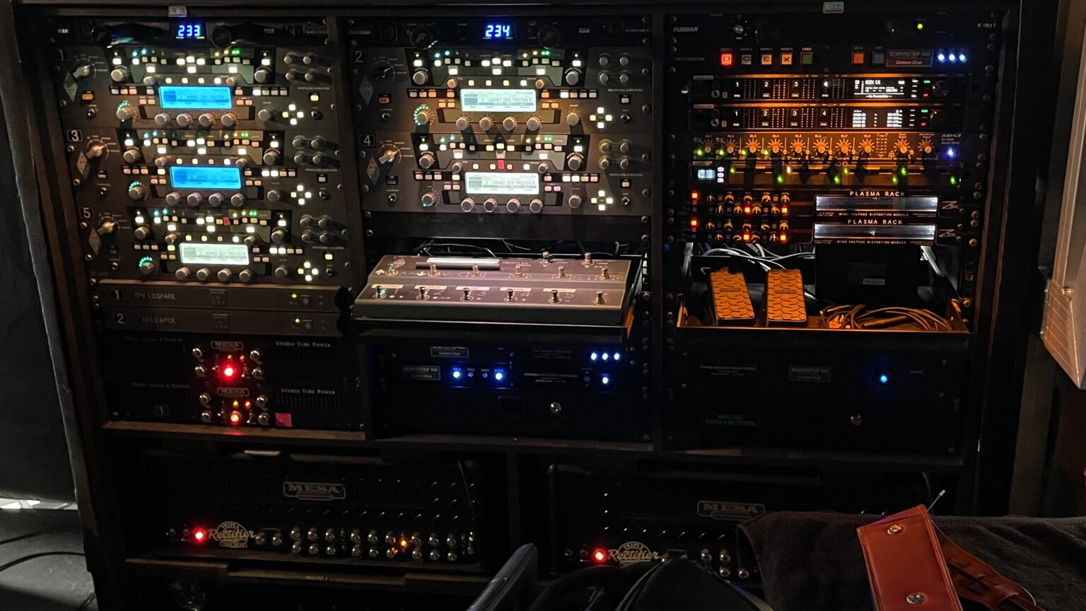 RAMMSTEIN Tour 2022/2023 Richard Kruspe’s guitar rig. Modern Guitar